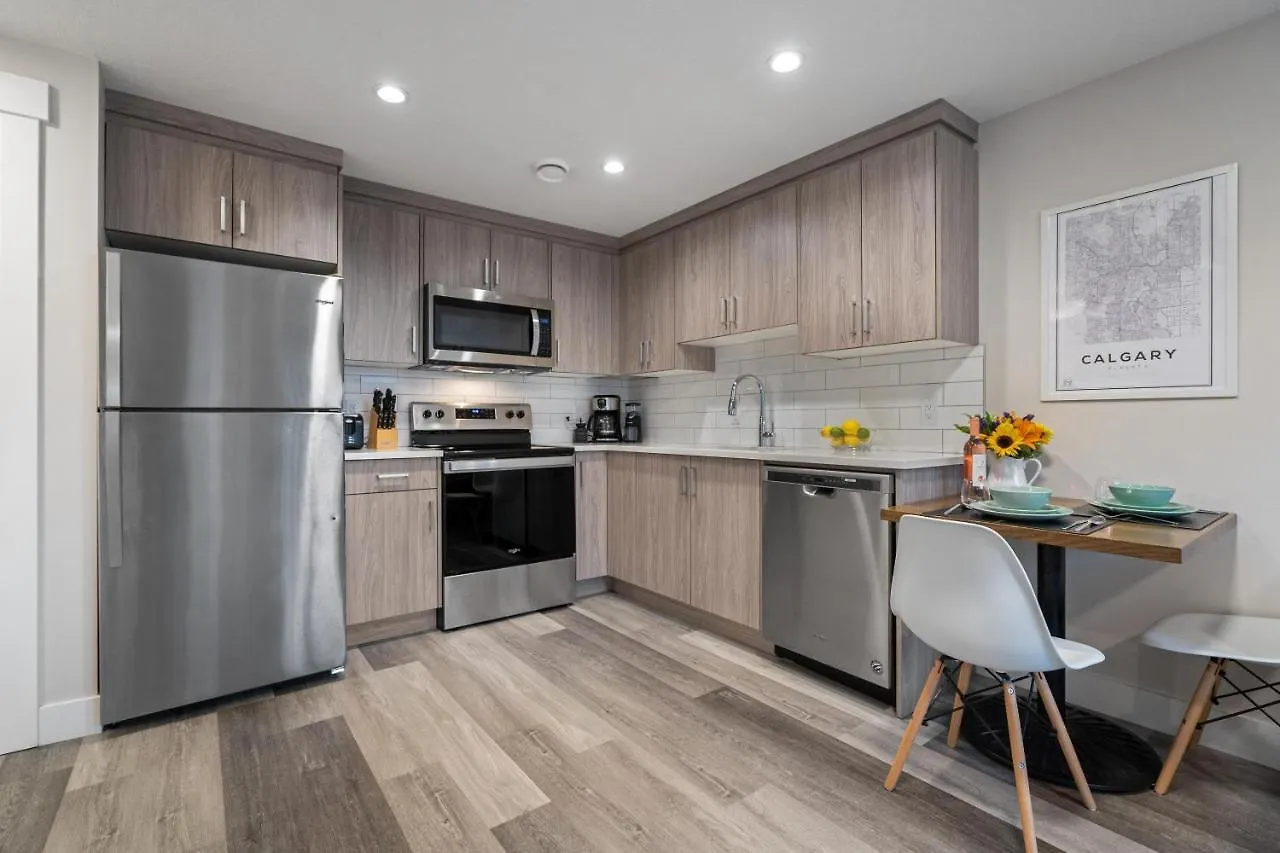 Contemporary 1Br Home Full Kitchen Smarttv Calgary